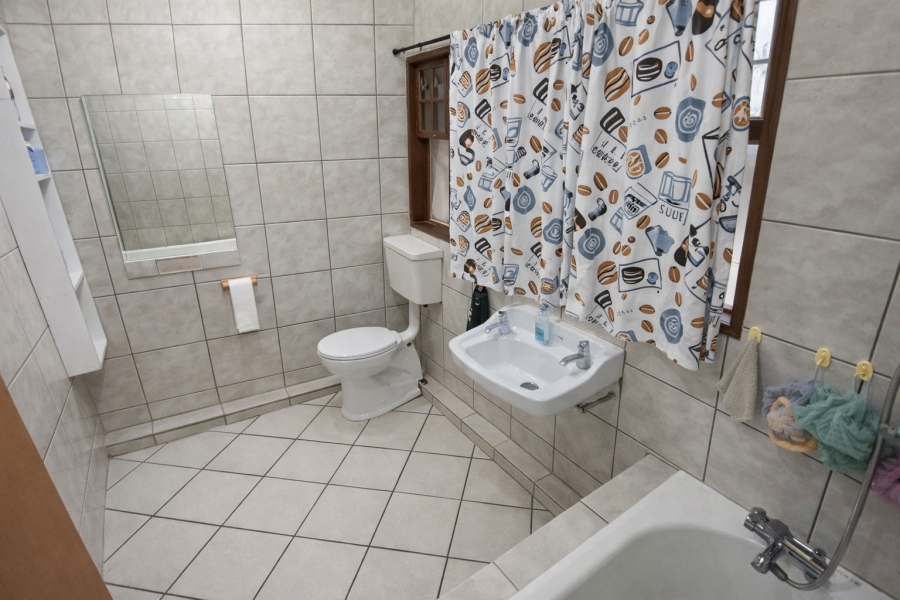 5 Bedroom Property for Sale in Bothasig Western Cape